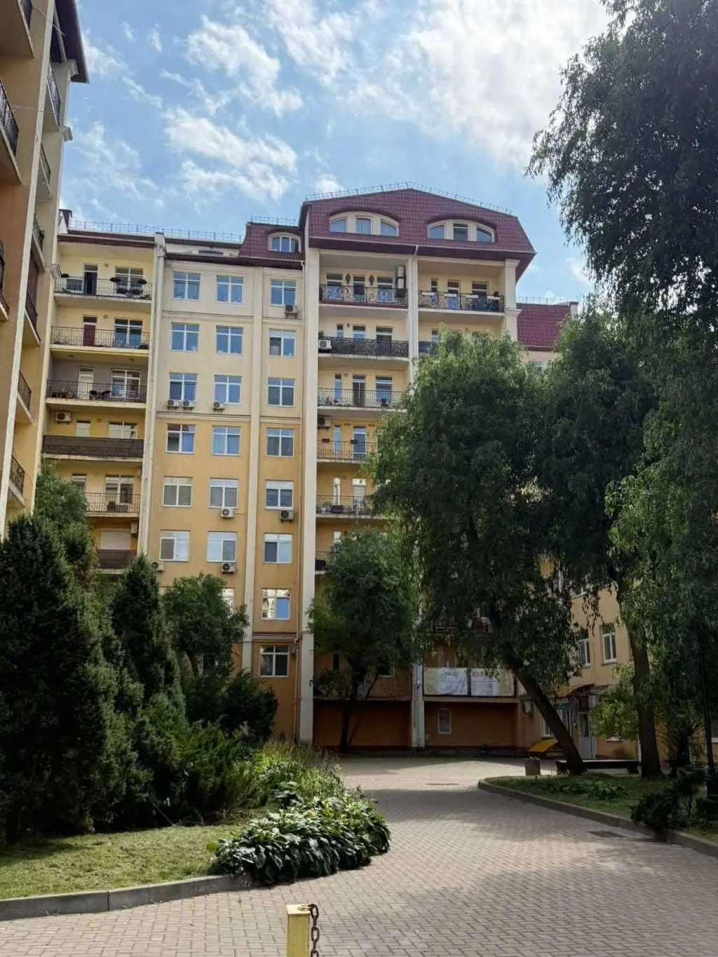 Фото Rent a 4-room apartment, Valeriya Lobanovskoho Street 21 Chaiky for long-term rent, price: 900 USD, code 7303