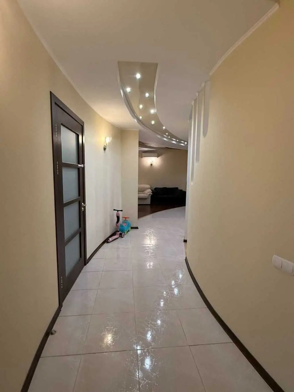 Фото Rent a 4-room apartment, Valeriya Lobanovskoho Street 21 Chaiky for long-term rent, price: 900 USD, code 7303