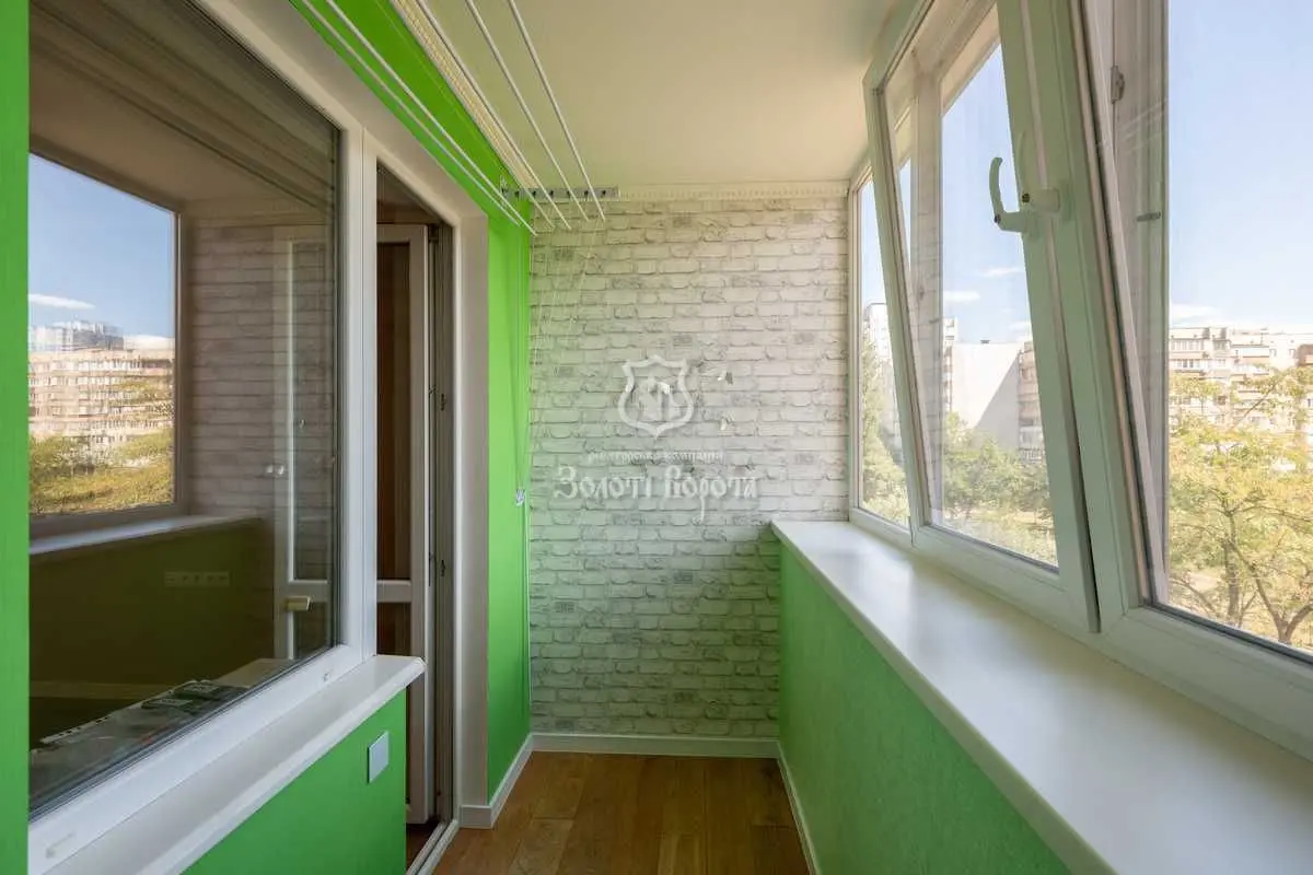 Фото Selling a 3-room apartment, 70 sq.m., Dekabrystiv Street 5 Kyiv, price: 100000 USD, code 7308