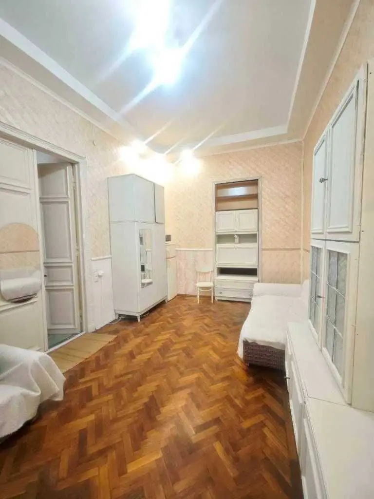 Фото Зняти 5 кімнатну квартиру, Дворянська вул. (Петра Великого) 20 Одеса в довгострокову оренду, ціна: 4000 UAH, код 7313