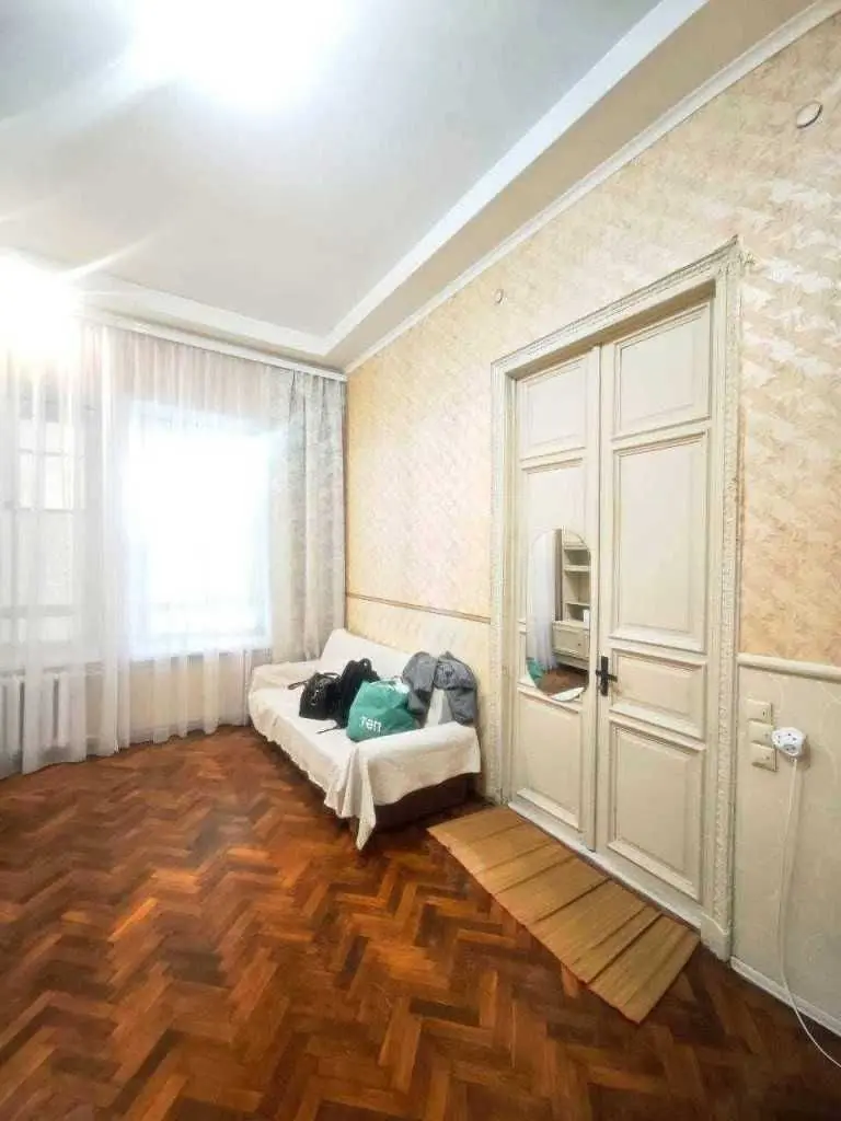 Фото Зняти 5 кімнатну квартиру, Дворянська вул. (Петра Великого) 20 Одеса в довгострокову оренду, ціна: 4000 UAH, код 7313