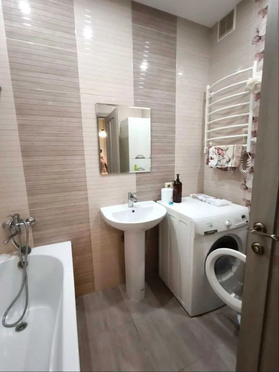 Фото Selling a 2-room apartment, 63 sq.m., Nebesnoi Sotni Avenue (Marshala Zhukova Avenue)  Odesa, price: 66000 $, code 7320