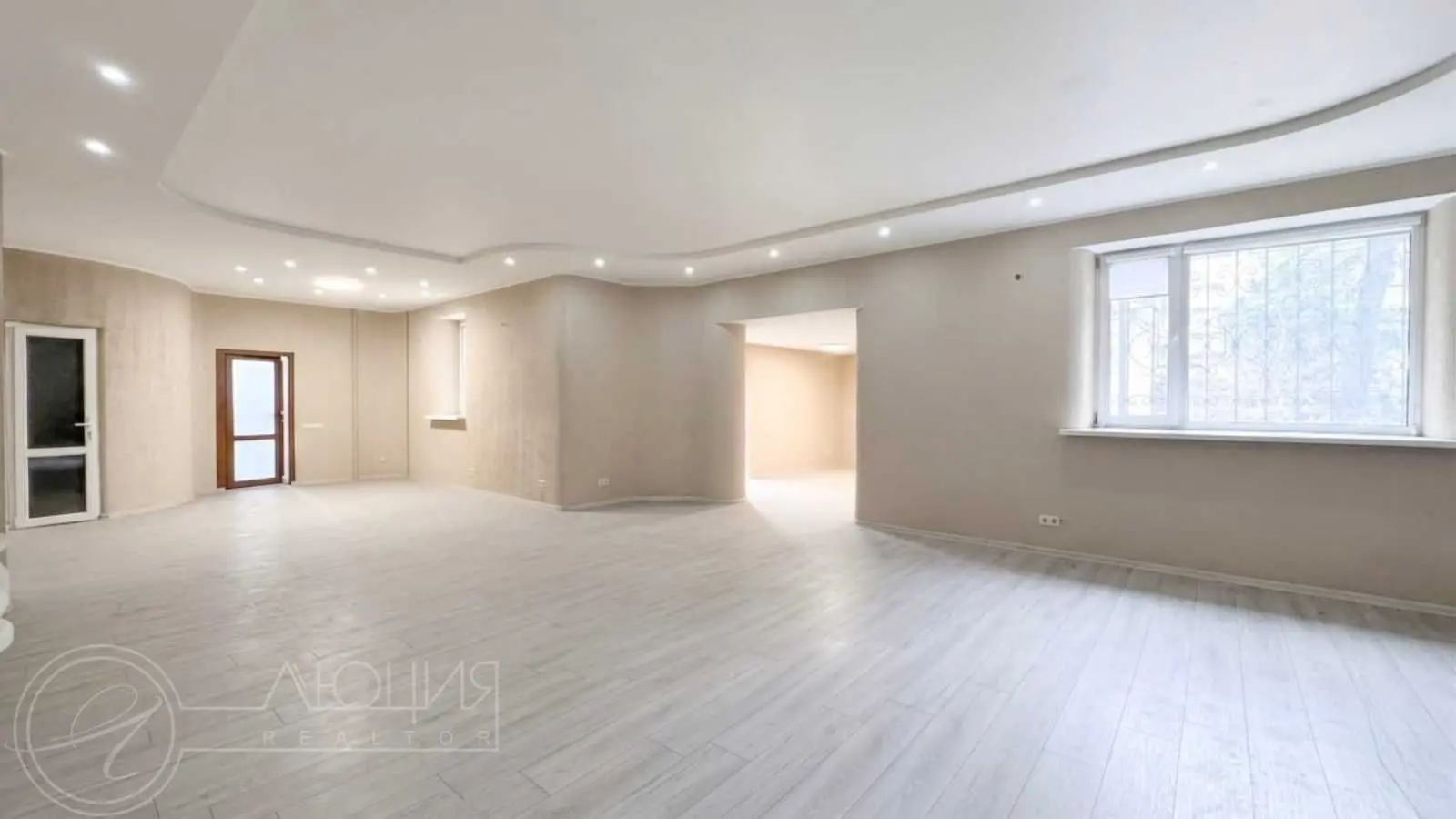 Фото Selling an office, 150 sq.m., Heroiv Stalinhrada Avenue 12д Kyiv, price: 261800 USD, code 7326