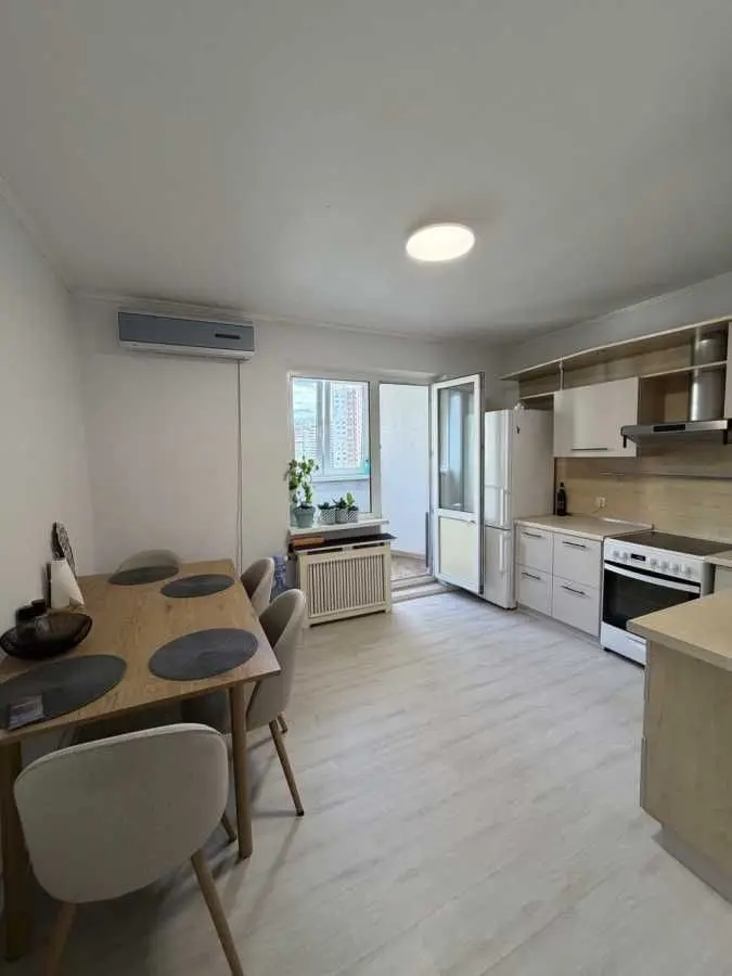 Фото Продаю 2-комнатную квартиру, 73.5 кв. м, Урловская ул. 17 Киев, цена: 108000 USD, код 7332