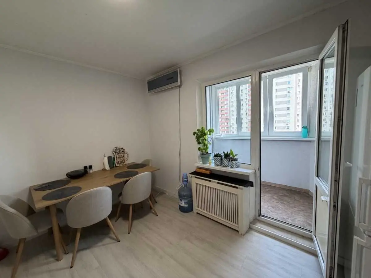 Фото Продаю 2-комнатную квартиру, 73.5 кв. м, Урловская ул. 17 Киев, цена: 108000 USD, код 7332