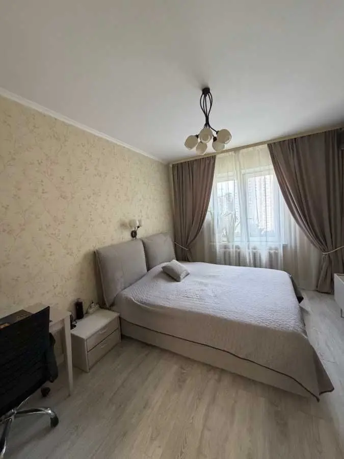 Фото Продаю 2-комнатную квартиру, 73.5 кв. м, Урловская ул. 17 Киев, цена: 108000 USD, код 7332