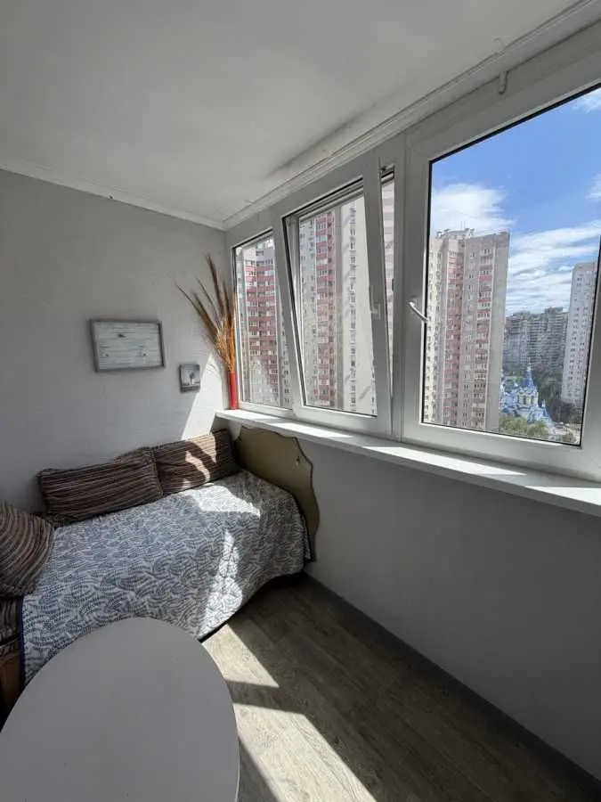 Фото Продаю 2-комнатную квартиру, 73.5 кв. м, Урловская ул. 17 Киев, цена: 108000 USD, код 7332