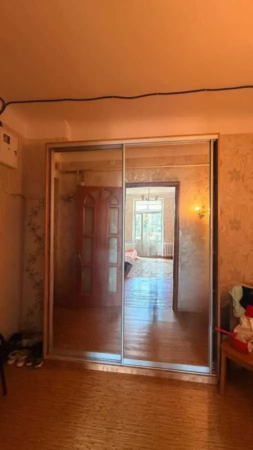 Фото Продаю 2 кімнатну квартиру, 60 кв. м, Вокзальна вул.  Дніпро, ціна: 49000 USD, код 7342