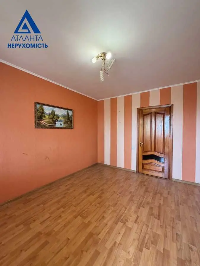 Фото Selling a 3-room apartment, 65.5 sq.m., Striletska Street  Lutsk, price: 65000 USD, code 7365