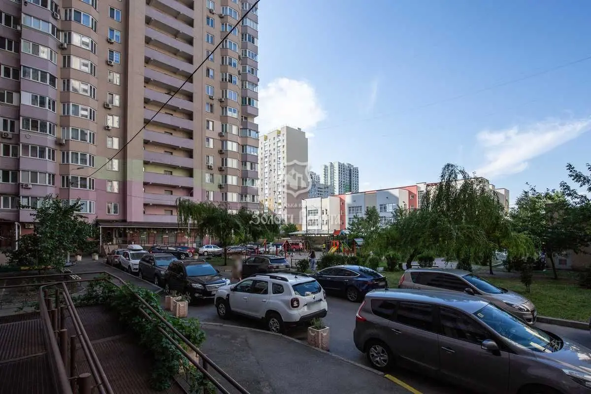 Фото Selling a 3-room apartment, 96.5 sq.m., Mykoly Zakrevskoho Street (Myloslavska Street)  Kyiv, price: 150000 USD, code 7393