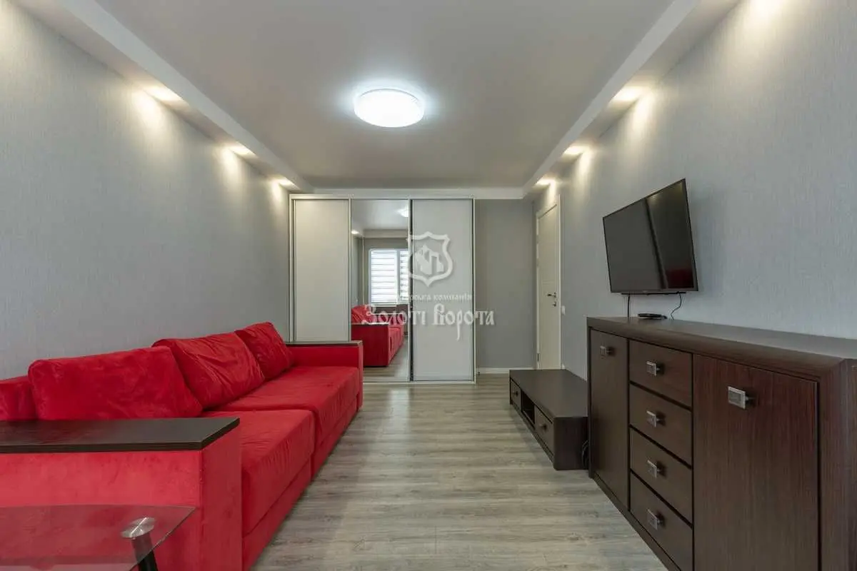 Фото Продаю 2 кімнатну квартиру, 45 кв. м, Героїв Сталінграда просп. 15б Київ, ціна: 82000 USD, код 7400