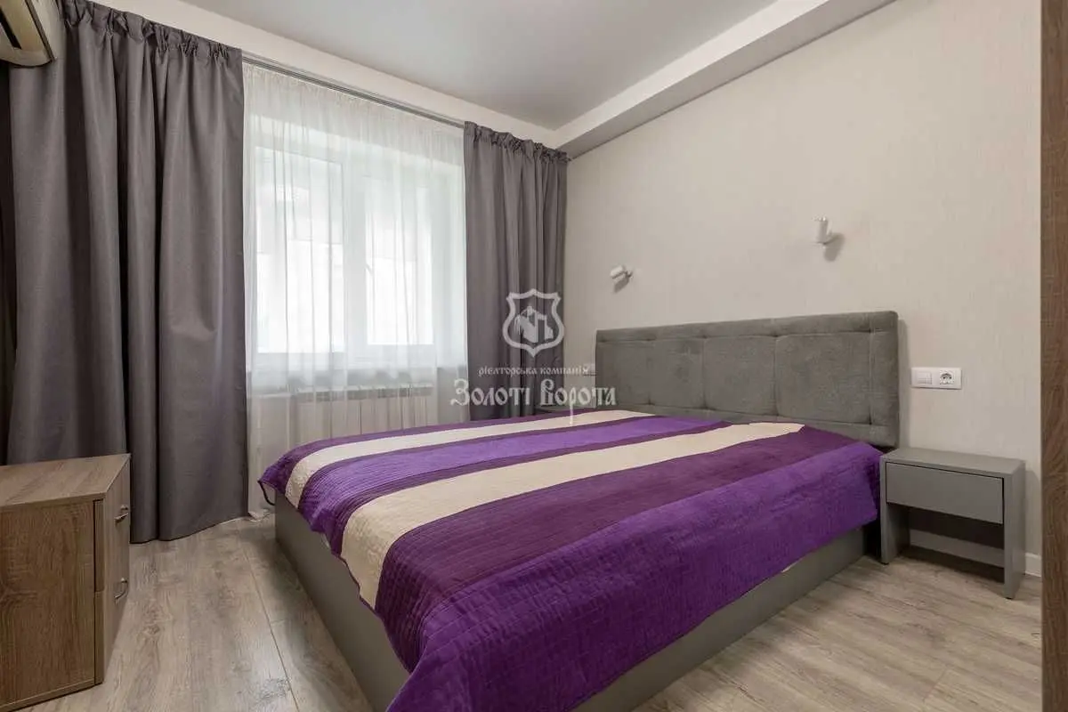 Фото Продаю 2 кімнатну квартиру, 45 кв. м, Героїв Сталінграда просп. 15б Київ, ціна: 82000 USD, код 7400