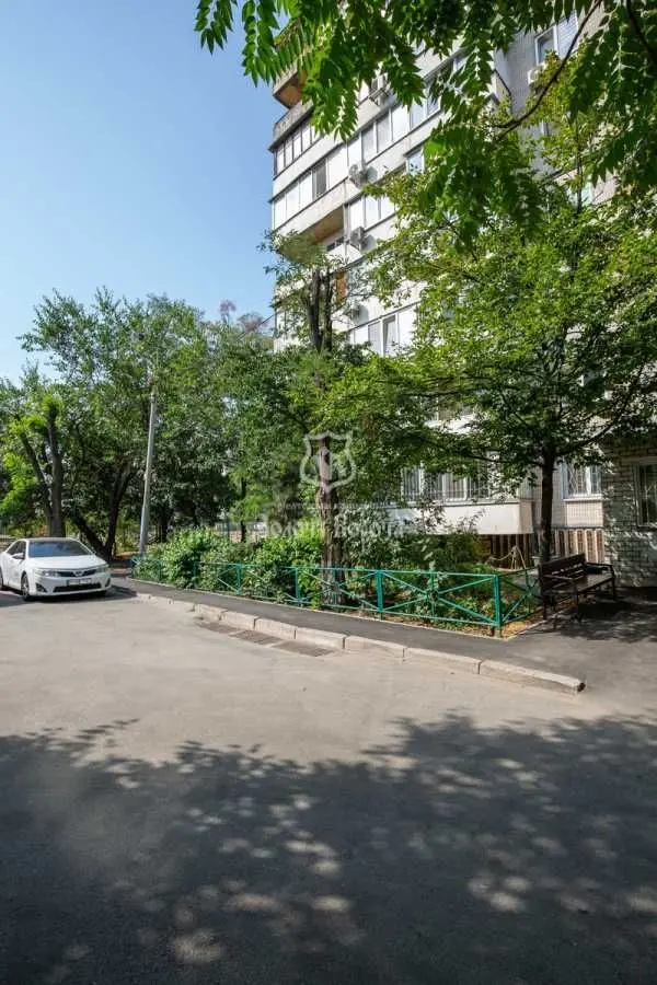 Фото Продаю 2 кімнатну квартиру, 45 кв. м, Героїв Сталінграда просп. 15б Київ, ціна: 82000 USD, код 7400