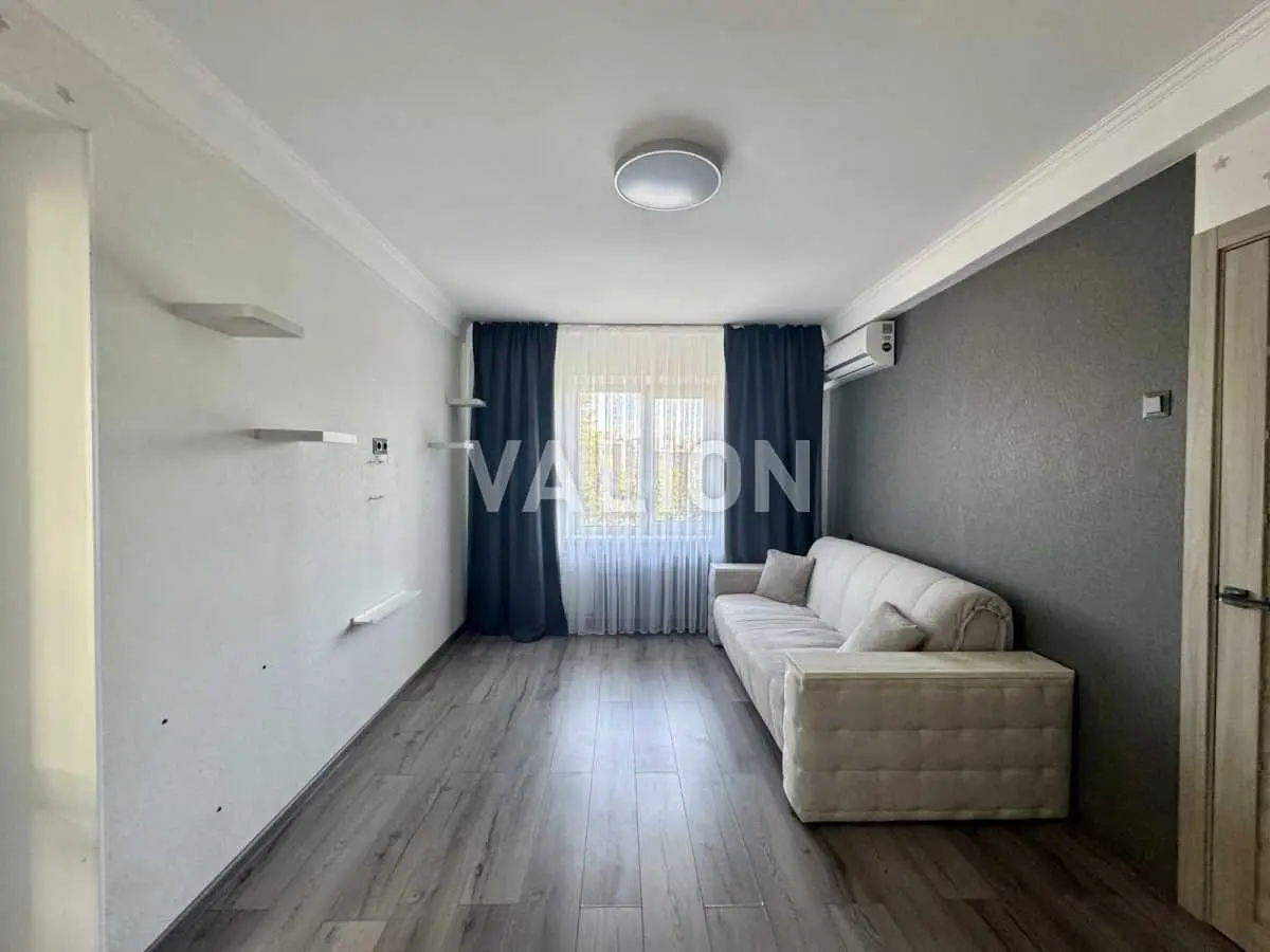 Фото Продаю 1 кімнатну квартиру, 40 кв. м, Світлицького вул. 30/20 Київ, ціна: 65000 USD, код 7402
