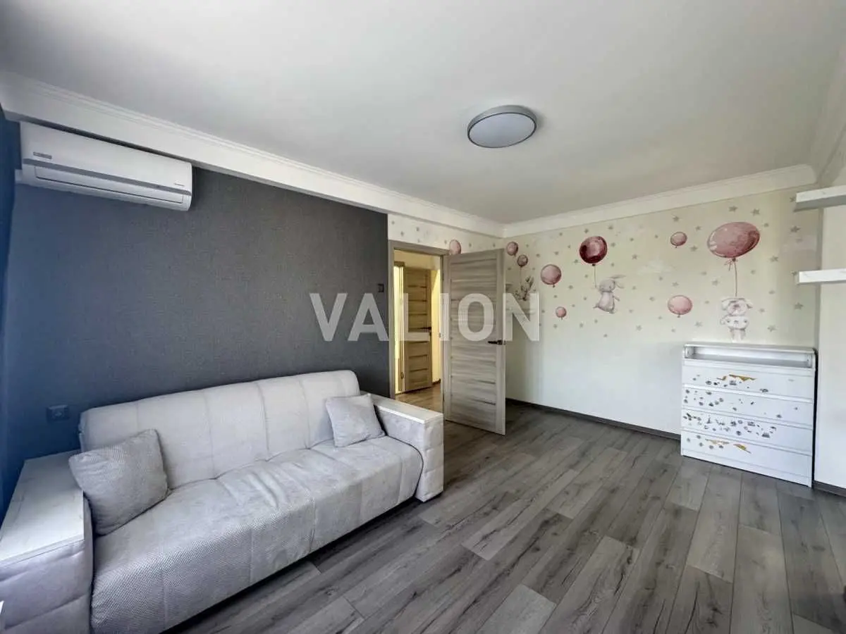 Фото Продаю 1 кімнатну квартиру, 40 кв. м, Світлицького вул. 30/20 Київ, ціна: 65000 USD, код 7402