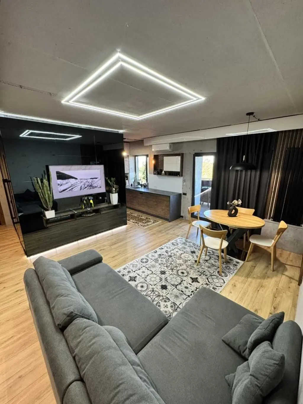 Фото Продаю 1-комнатную квартиру, 54 кв. м, Черкассы, цена: 75000 USD, код 7416