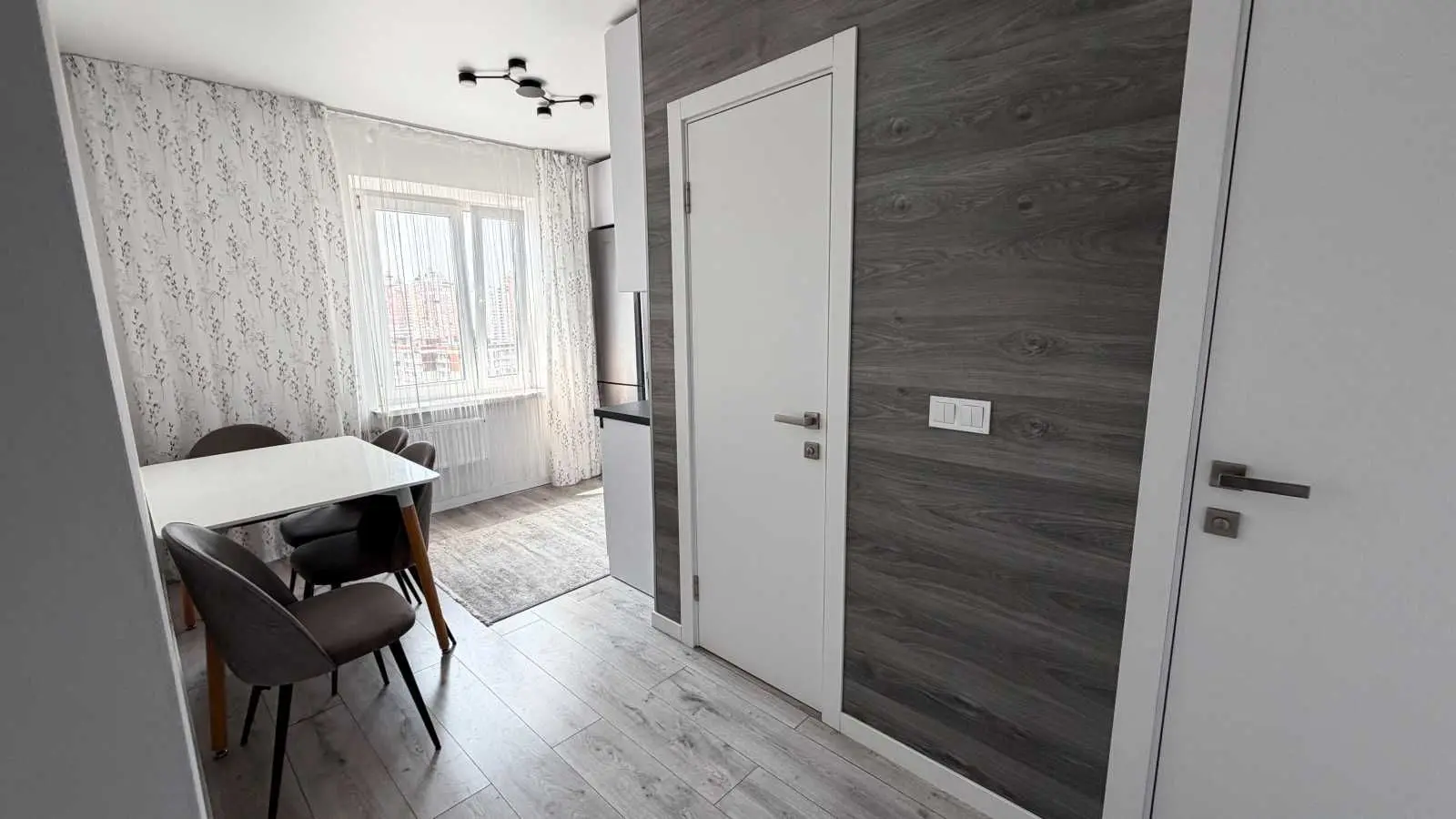Фото Продаю 2 кімнатну квартиру, 53 кв. м, Володимира Дурдуківського вул. (Бонч-Бруєвича)  Київ, ціна: 74000 USD, код 7417