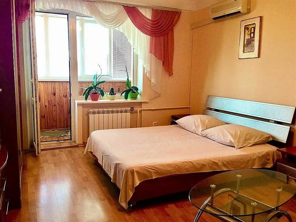 Фото Зняти 1 кімнатну квартиру, Підгірна вул. 3 Київ в довгострокову оренду, ціна: 13500 UAH, код 7427