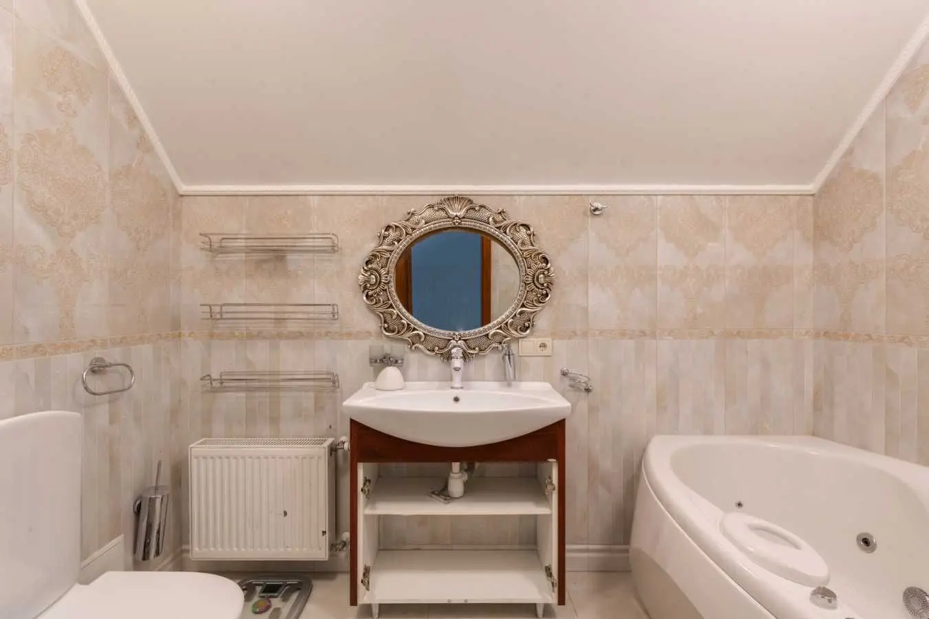 Фото Rent a house, Lyutizh for long-term rent, price: 12000 USD, code 7430
