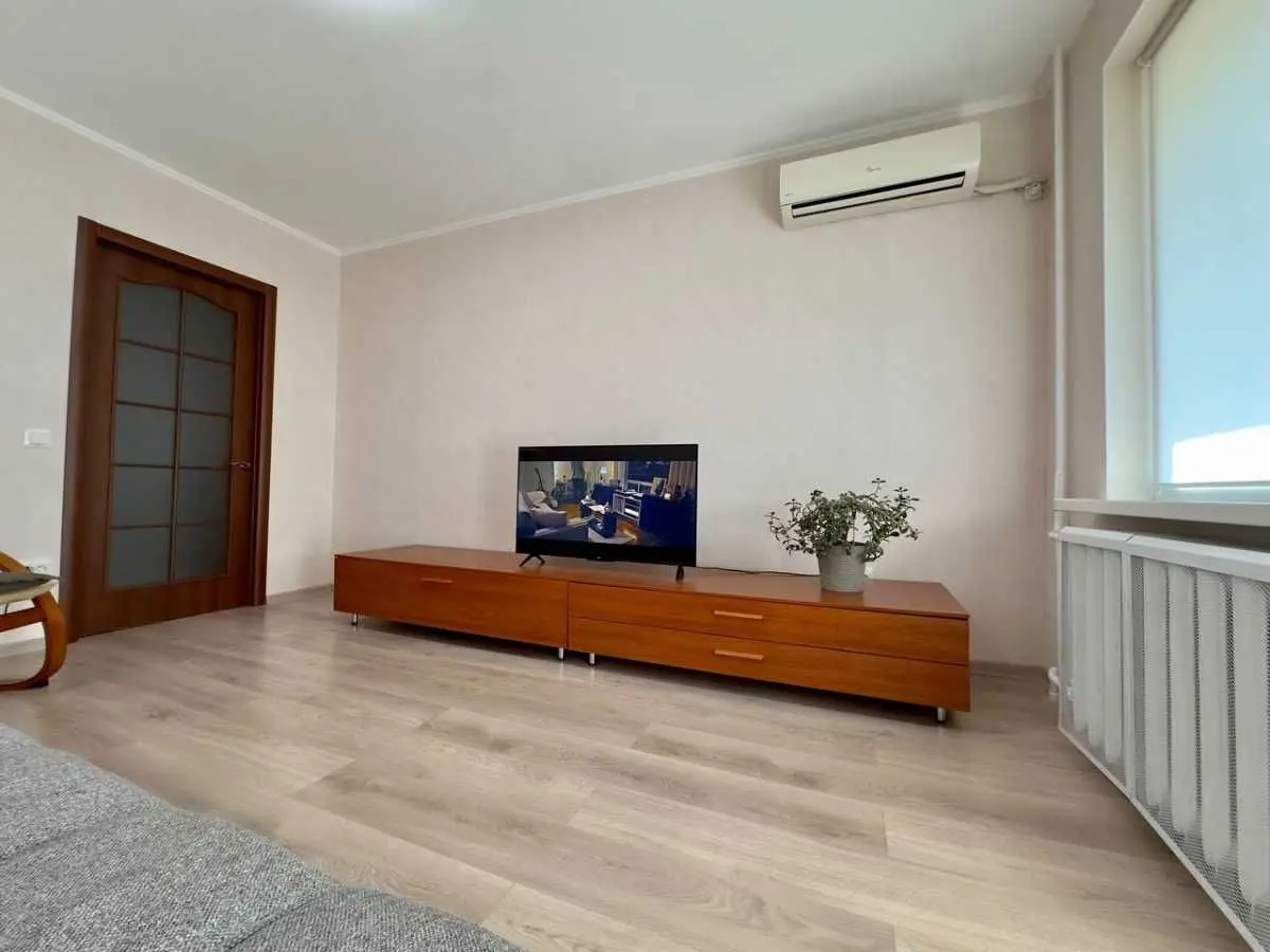 Фото Selling a 2-room apartment, 45.2 sq.m., Narbut Street  Cherkasy, price: 65000 USD, code 7433