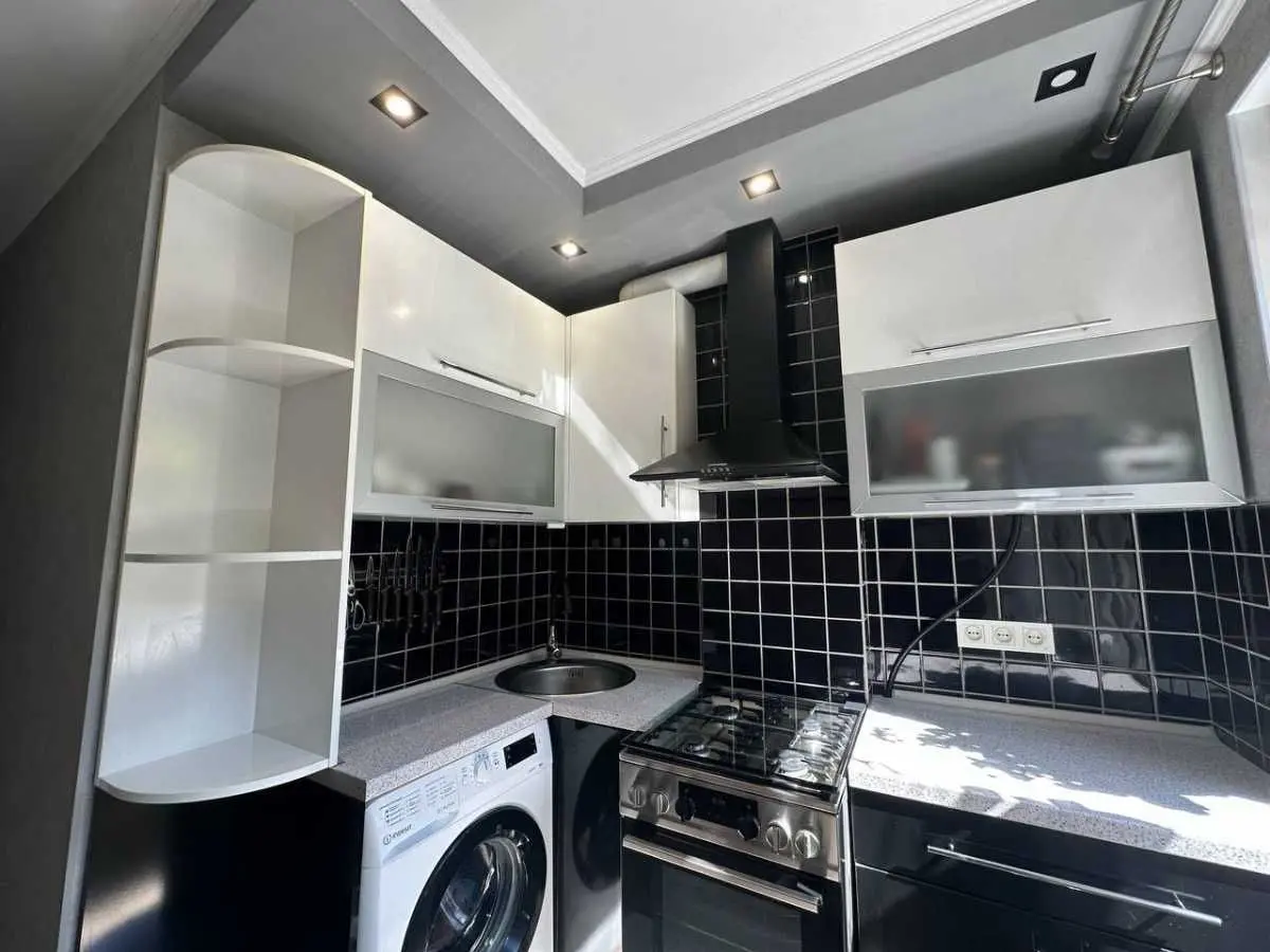 Фото Selling a 2-room apartment, 45.2 sq.m., Narbut Street  Cherkasy, price: 65000 USD, code 7433