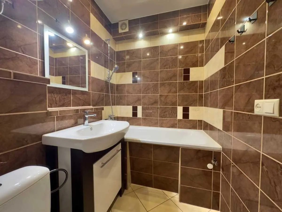 Фото Selling a 2-room apartment, 45.2 sq.m., Narbut Street  Cherkasy, price: 65000 USD, code 7433