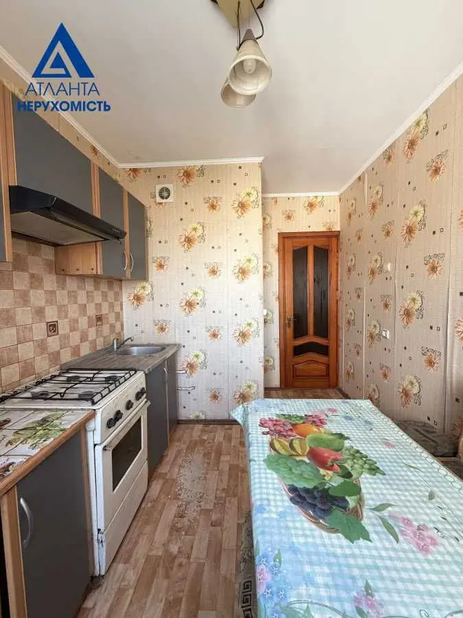 Фото Selling a 3-room apartment, 65 sq.m., Hetmana Sahaidachnoho Street 26 Lutsk, price: 65000 USD, code 7439