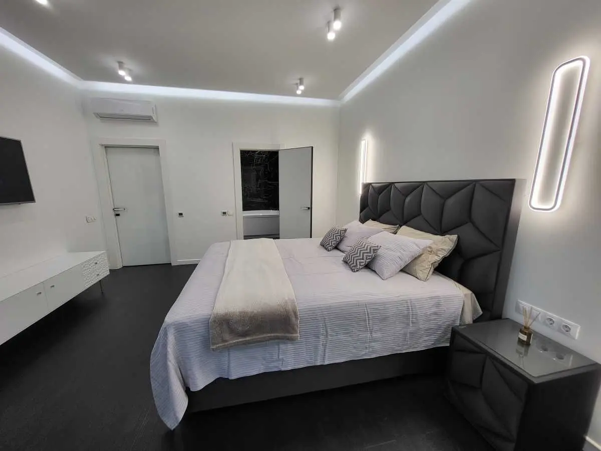 Фото Зняти 2 кімнатну квартиру, Саперне Поле вул.  Київ в довгострокову оренду, ціна: 1740 USD, код 7442