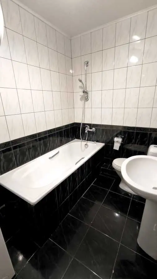 Фото Selling a 1-room apartment, 45.7 sq.m., Volodymyra Monomakha Street (Moskovska Street) 63 Dnipro, price: 39000 USD, code 7456
