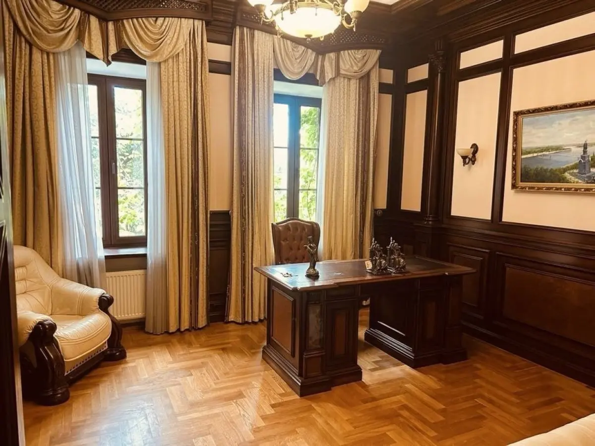 Фото Selling a house, 544 sq.m., Lisna Street  Dmytrivka, price: 500000 $, code 7458