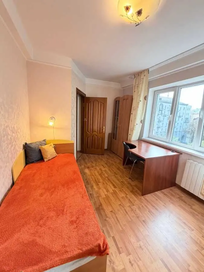 Фото Зняти 3 кімнатну квартиру, Ігорівська вул.  Київ в довгострокову оренду, ціна: 25000 UAH, код 7462