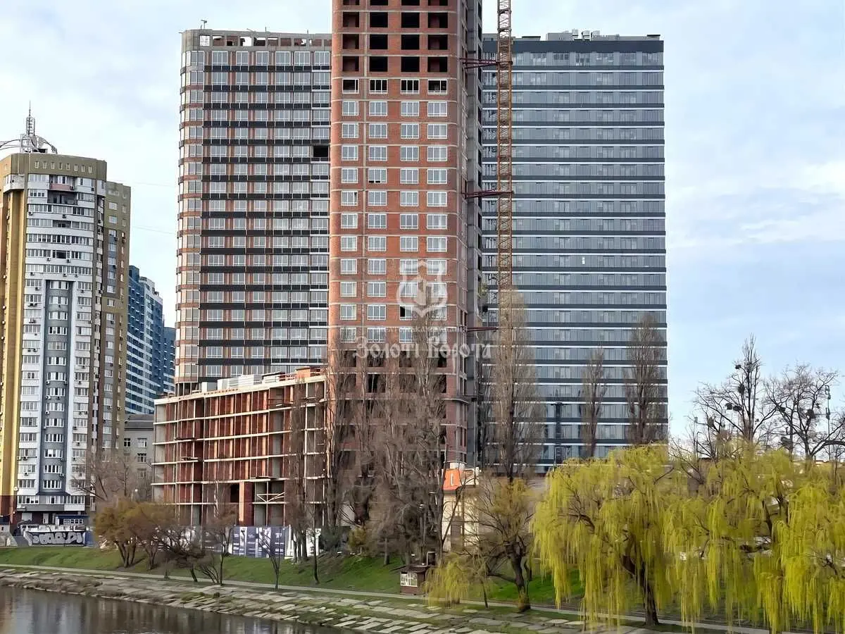 Фото Selling a 2-room apartment, 82.74 sq.m., Yevhena Sverstiuka Street  Kyiv, price: 109000 USD, code 7469
