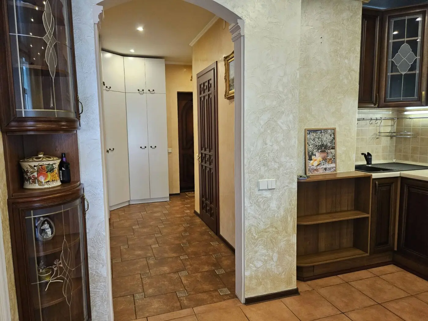 Фото Зняти 2 кімнатну квартиру, Раїси Окіпної вул. 4А Київ в довгострокову оренду, ціна: 25000 грн, код 7480