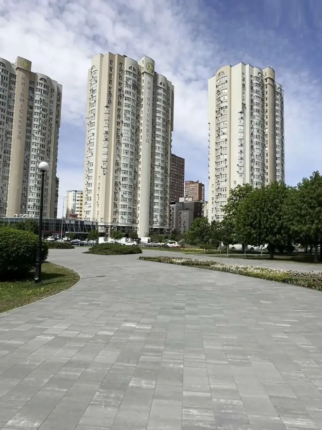 Фото Продаю 2 кімнатну квартиру, 80 кв. м, Драгоманова вул. 40 Київ, ціна: 140000 $, код 7484