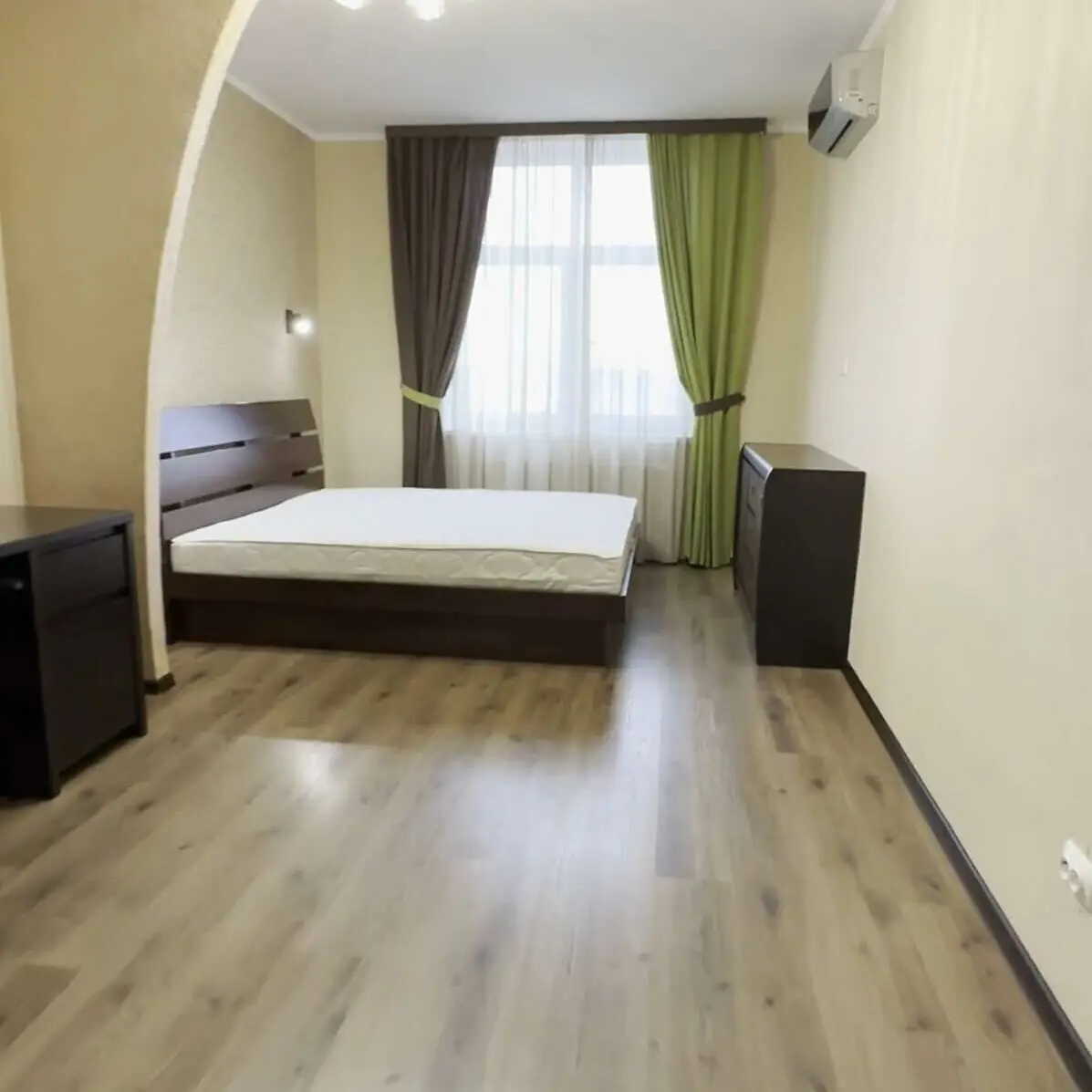 Фото Продаю 2 кімнатну квартиру, 80 кв. м, Драгоманова вул. 40 Київ, ціна: 140000 $, код 7484