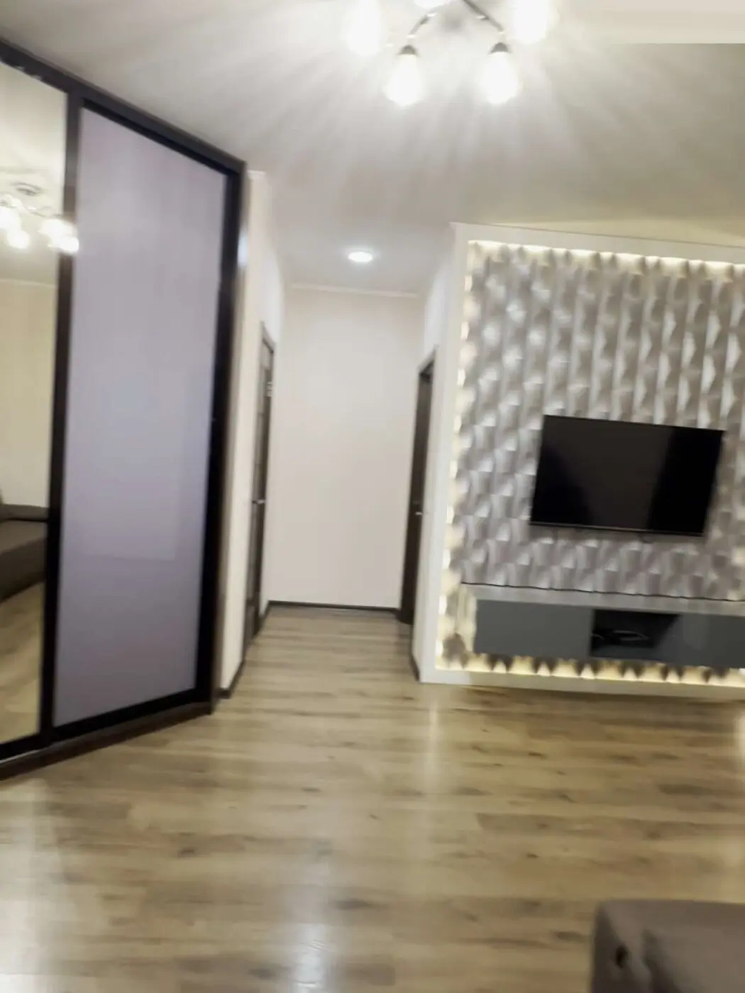 Фото Продаю 2 кімнатну квартиру, 80 кв. м, Драгоманова вул. 40 Київ, ціна: 140000 $, код 7484