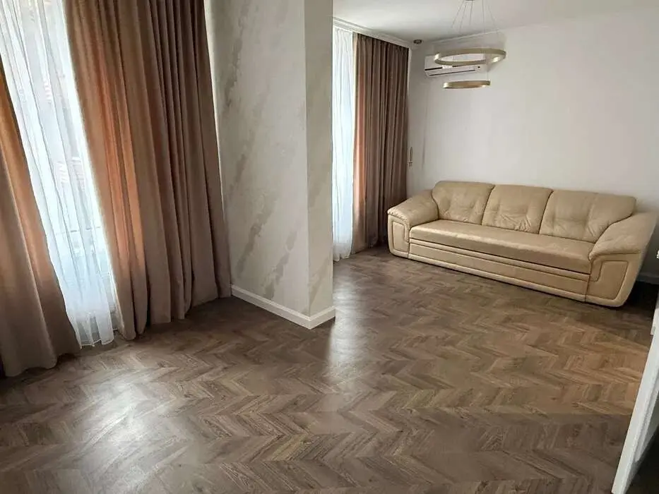 Фото Продаю 2 кімнатну квартиру, 85 кв. м, Дніпровська набережна  Київ, ціна: 195000 $, код 7486