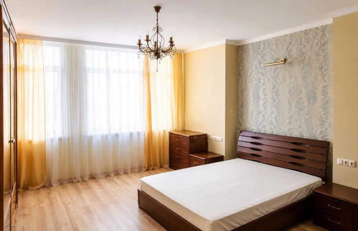 Фото Продаю 2 кімнатну квартиру, 95 кв. м, Анни Ахматової вул. 22 Київ, ціна: 165000 $, код 7491