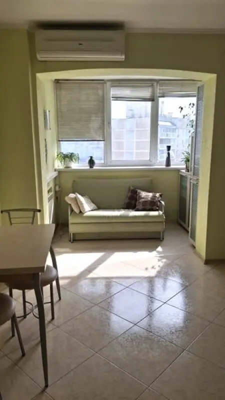 Фото Продаю 1-комнатную квартиру, 45 кв. м, Драгоманова ул. 12 Киев, цена: 74900 $, код 7497