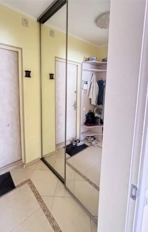 Фото Продаю 1-комнатную квартиру, 45 кв. м, Драгоманова ул. 12 Киев, цена: 74900 $, код 7497