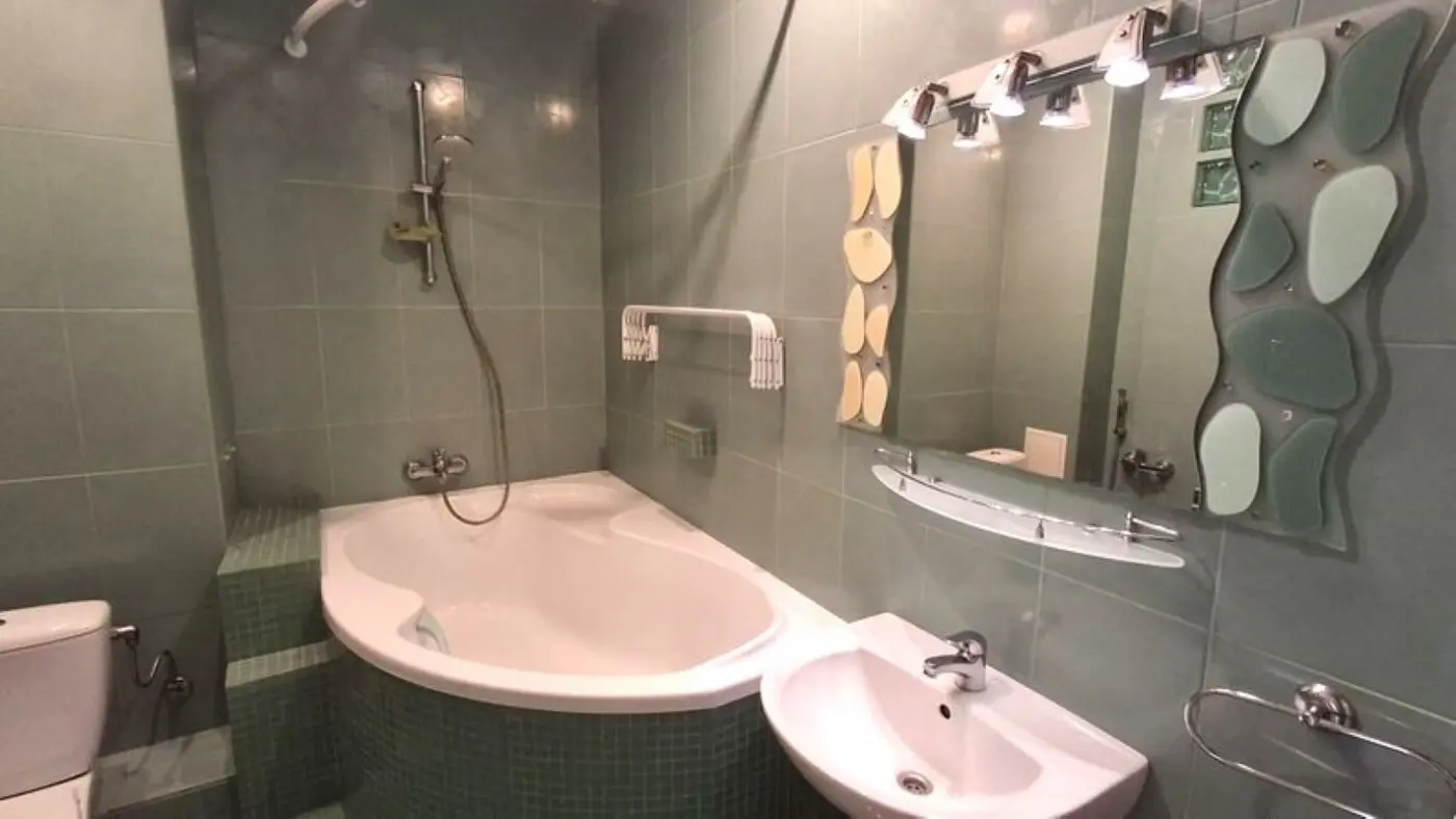 Фото Продаю 1-комнатную квартиру, 45 кв. м, Драгоманова ул. 12 Киев, цена: 74900 $, код 7497