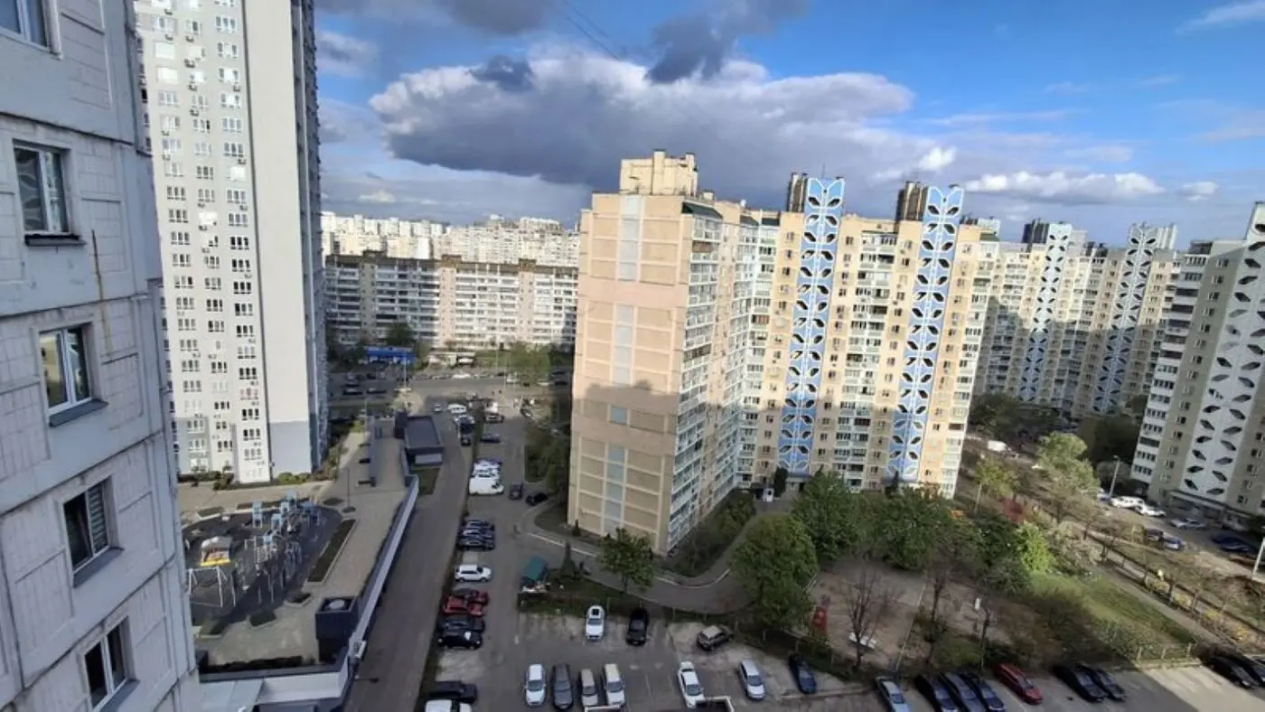 Фото Продаю 1-комнатную квартиру, 45 кв. м, Драгоманова ул. 12 Киев, цена: 74900 $, код 7497
