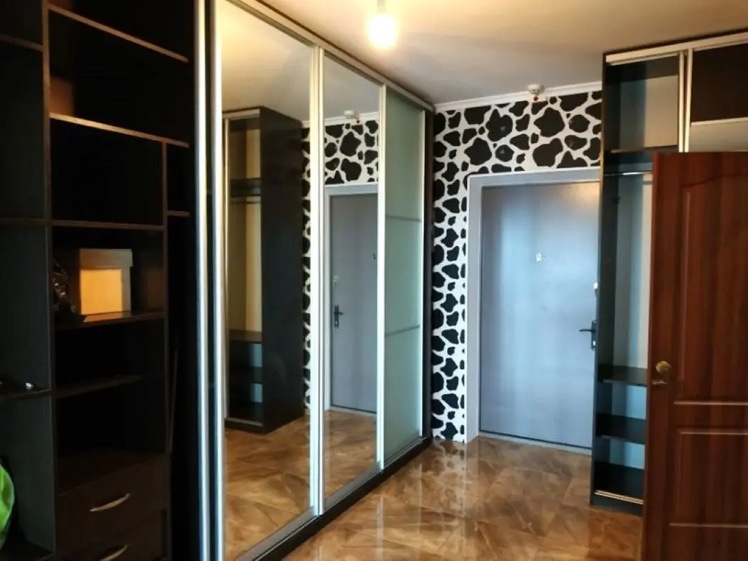 Фото Selling a 3-room apartment, 92 sq.m., Motornyi lane 9 Kyiv, price: 125000 $, code 7513