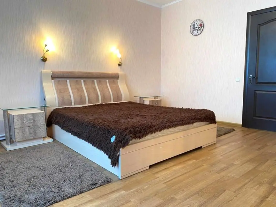 Фото Продаю 3 кімнатну квартиру, 117 кв. м, Анни Ахматової вул. 13 Київ, ціна: 150000 $, код 7522