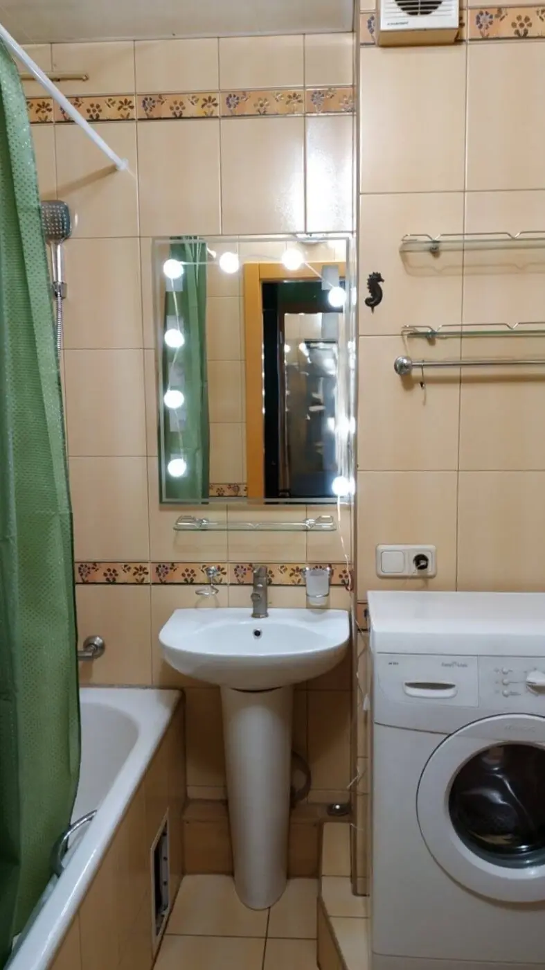 Фото Зняти 1 кімнатну квартиру, Драгоманова вул. 8 Київ в довгострокову оренду, ціна: 15000 грн, код 7526
