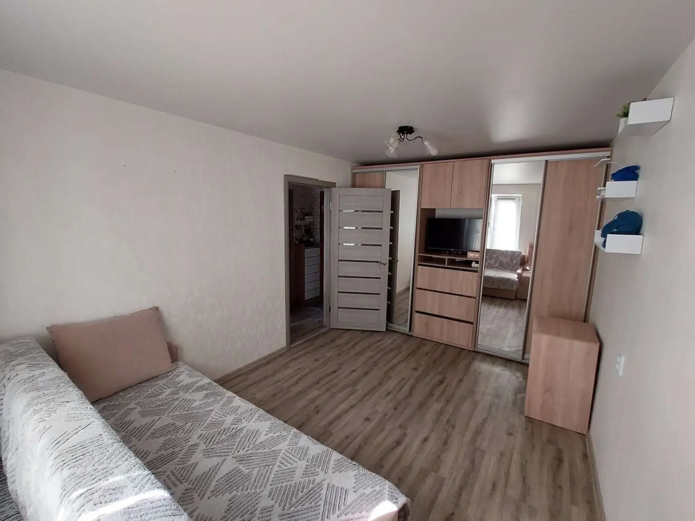 Фото Продаю 1-комнатную квартиру, 27 кв. м, Харьковское шоссе 170 Киев, цена: 45000 $, код 7529