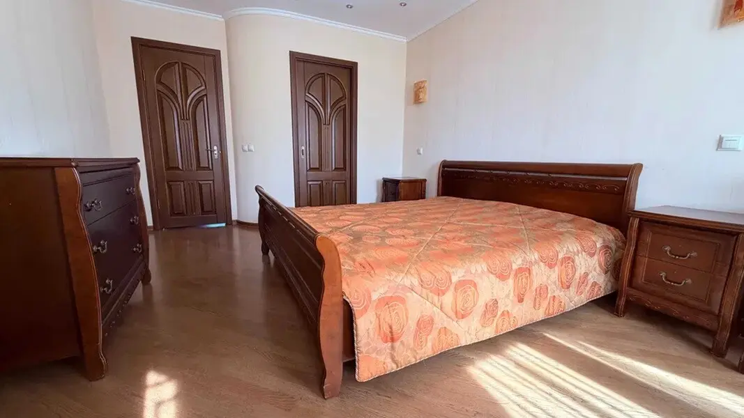 Фото Зняти 3 кімнатну квартиру, Олександра Мишуги вул. 8 Київ в довгострокову оренду, ціна: 59000 грн, код 7542