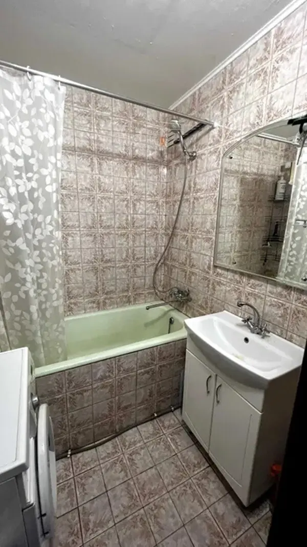 Фото Продаю 2 кімнатну квартиру, 55 кв. м, Драгоманова вул. 23а Київ, ціна: 60000 $, код 7544