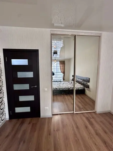 Фото Selling a 1-room apartment, 44 sq.m., Radystiv Lane  Kyiv, price: 76000 $, code 7560