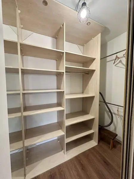 Фото Selling a 1-room apartment, 44 sq.m., Radystiv Lane  Kyiv, price: 76000 $, code 7560